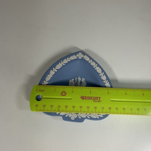 Vintage light blue English Wedgwood Jasperware Heart Shaped Dish 4.5" - Picture 5 of 5